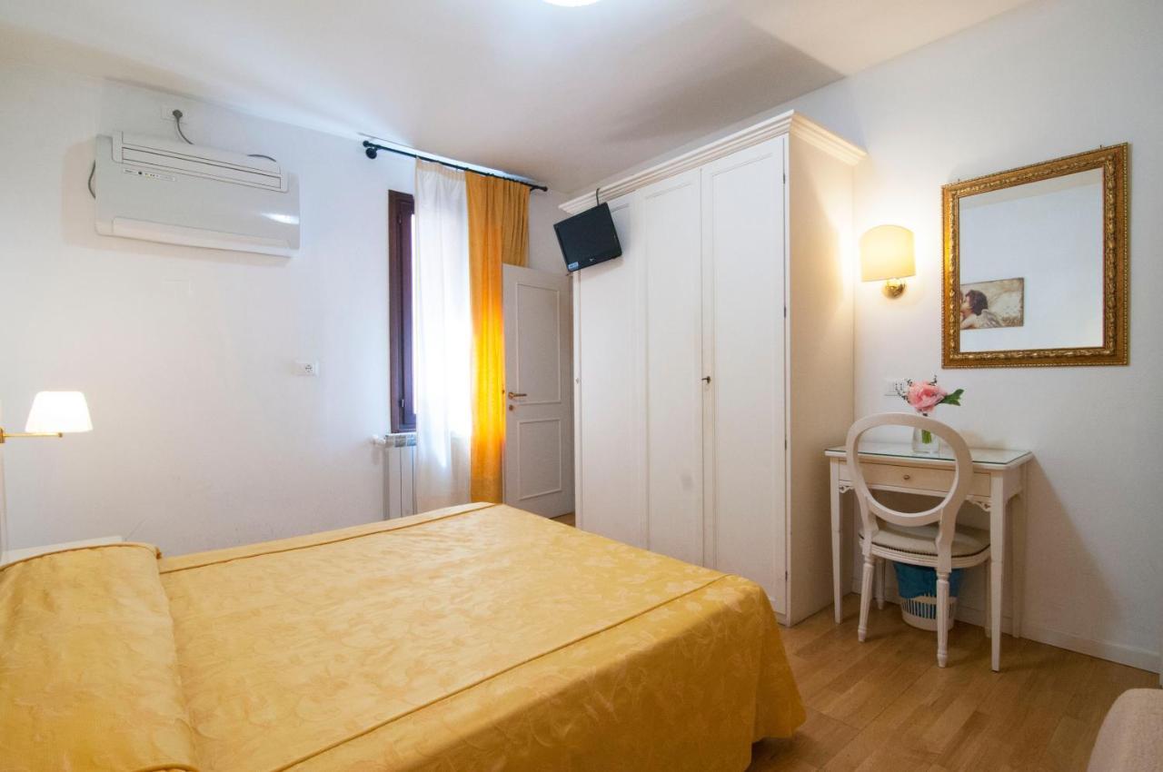 Albergo Ai Tolentini Венеция Екстериор снимка
