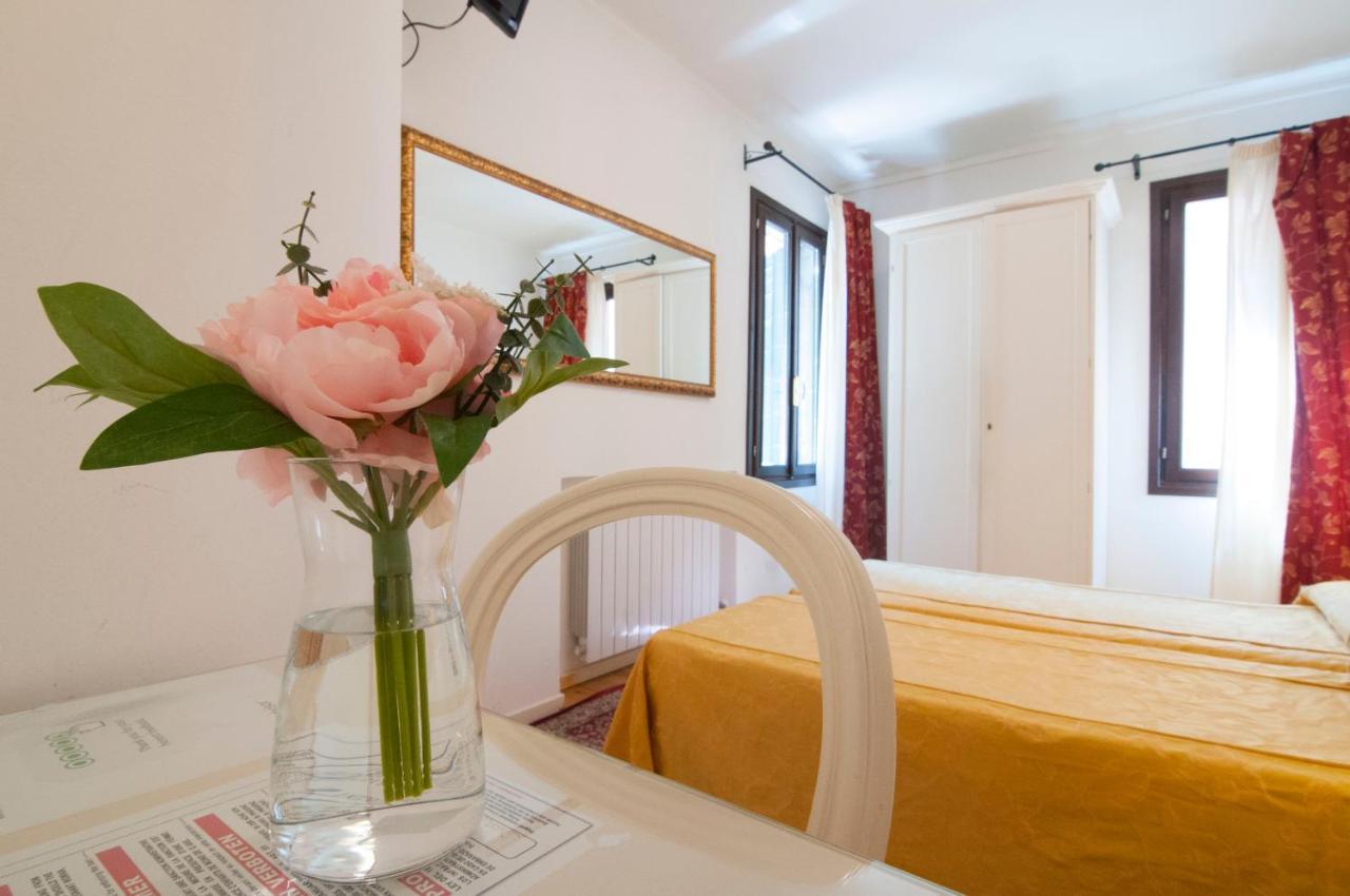Albergo Ai Tolentini Венеция Екстериор снимка