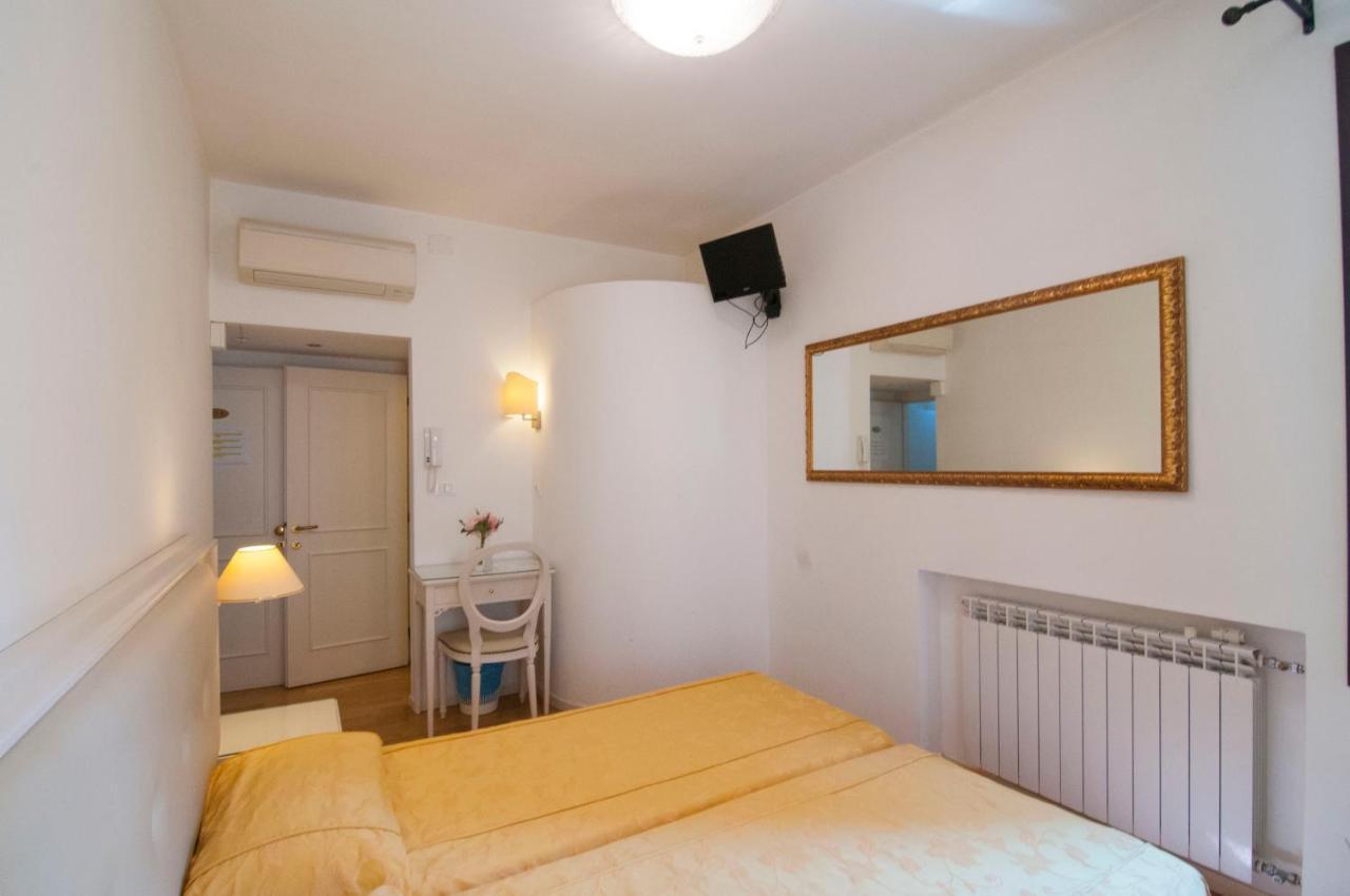 Albergo Ai Tolentini Венеция Екстериор снимка