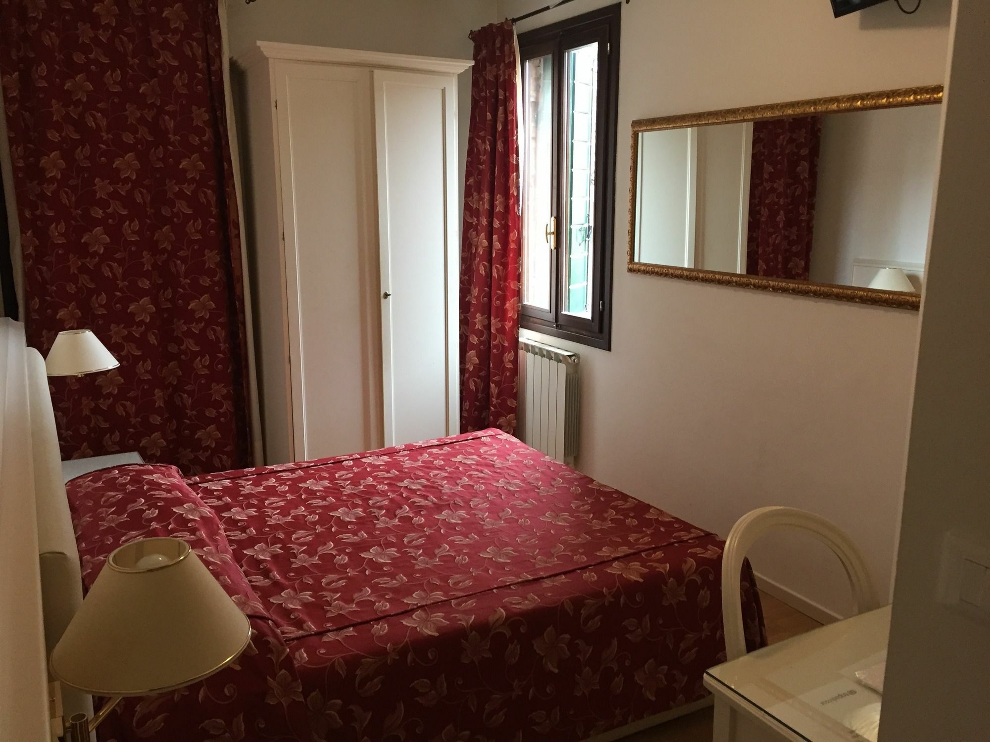 Albergo Ai Tolentini Венеция Екстериор снимка