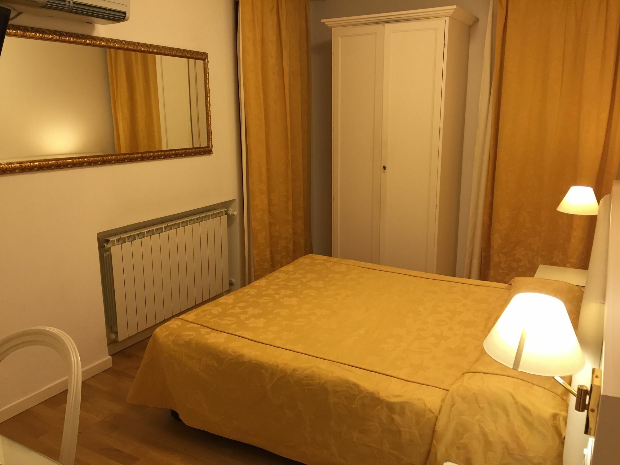 Albergo Ai Tolentini Венеция Екстериор снимка